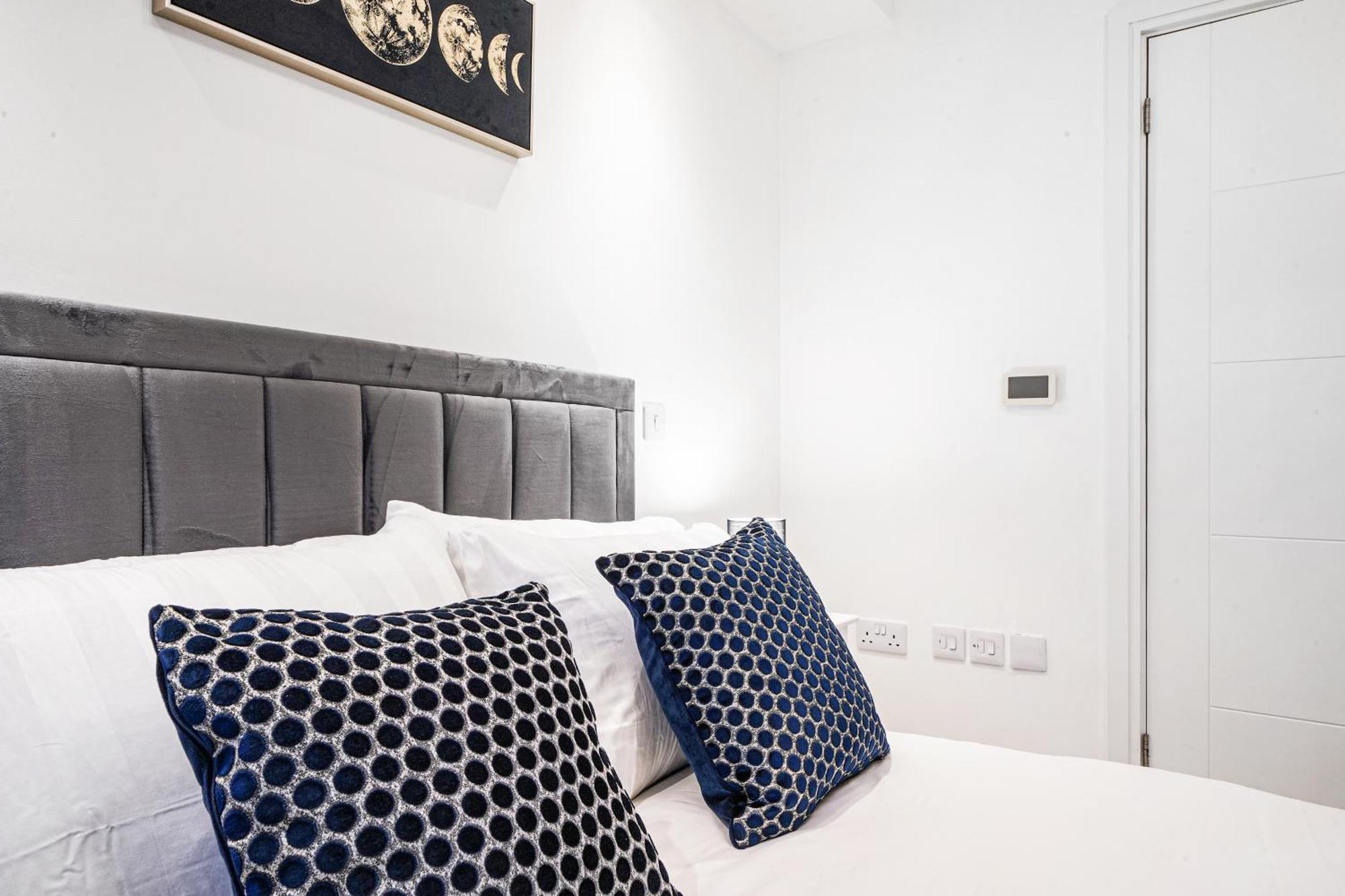 Luxury Apartment With Stunning Views On 10Th Floor Edgware Esterno foto