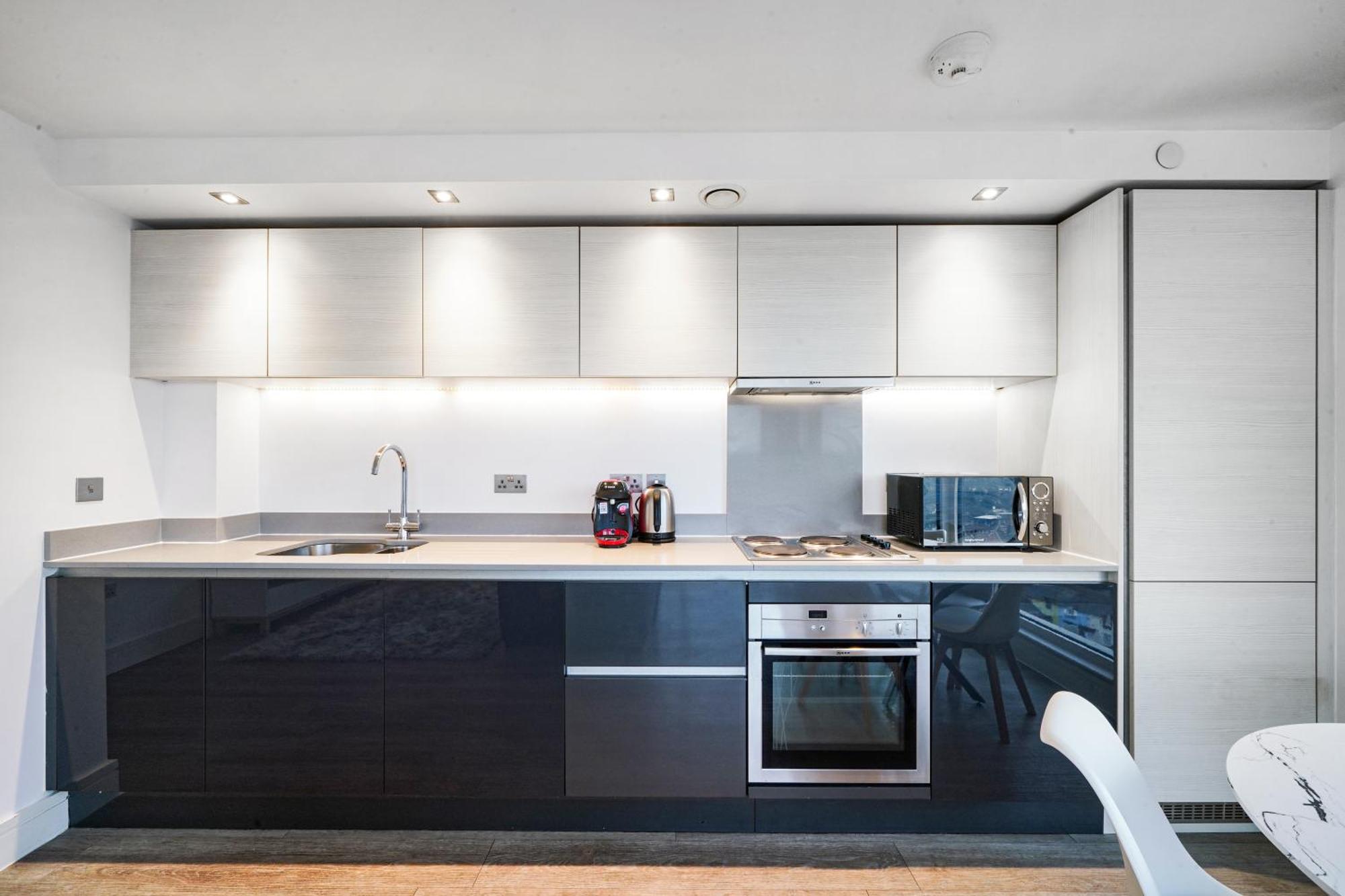 Luxury Apartment With Stunning Views On 10Th Floor Edgware Esterno foto