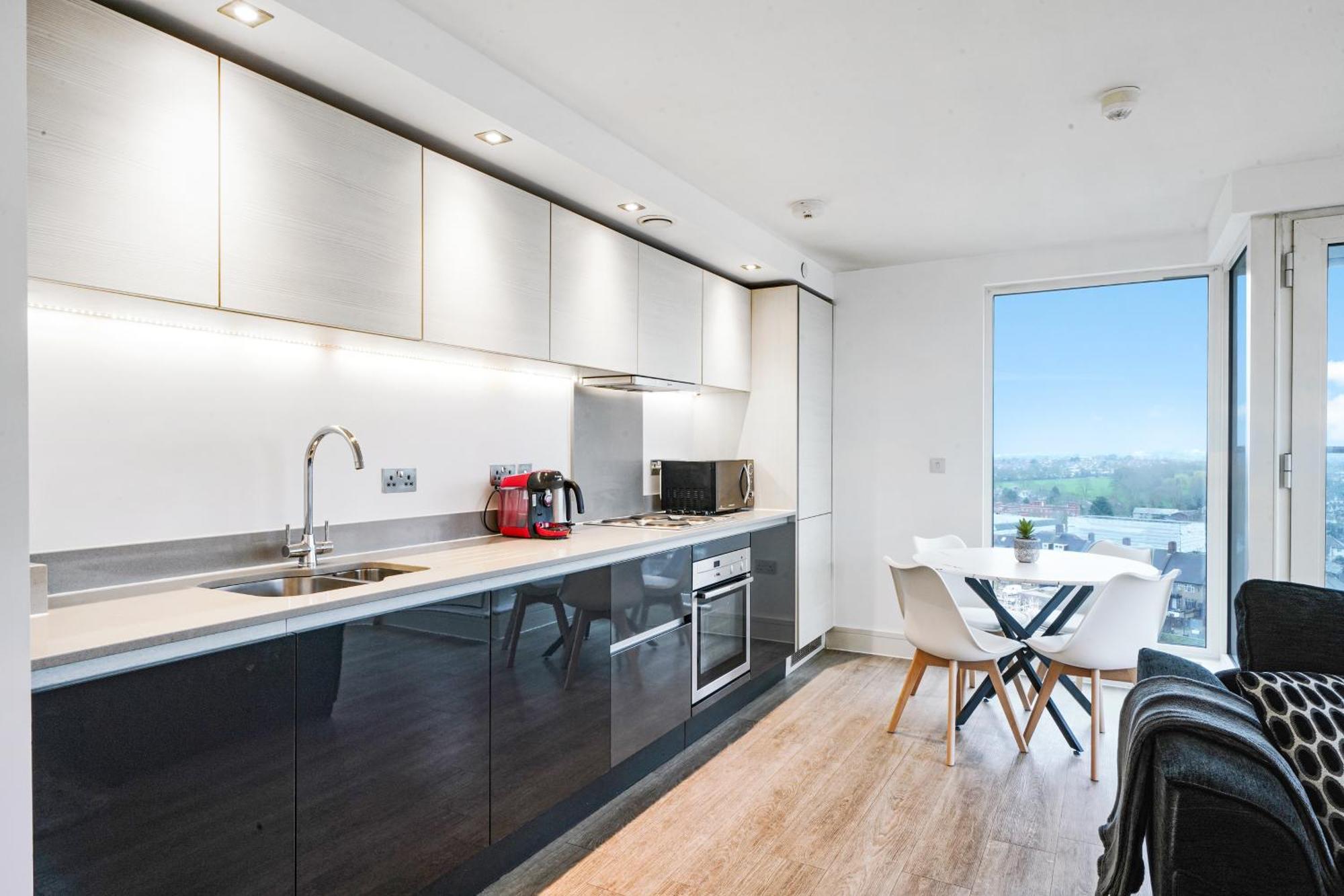 Luxury Apartment With Stunning Views On 10Th Floor Edgware Esterno foto