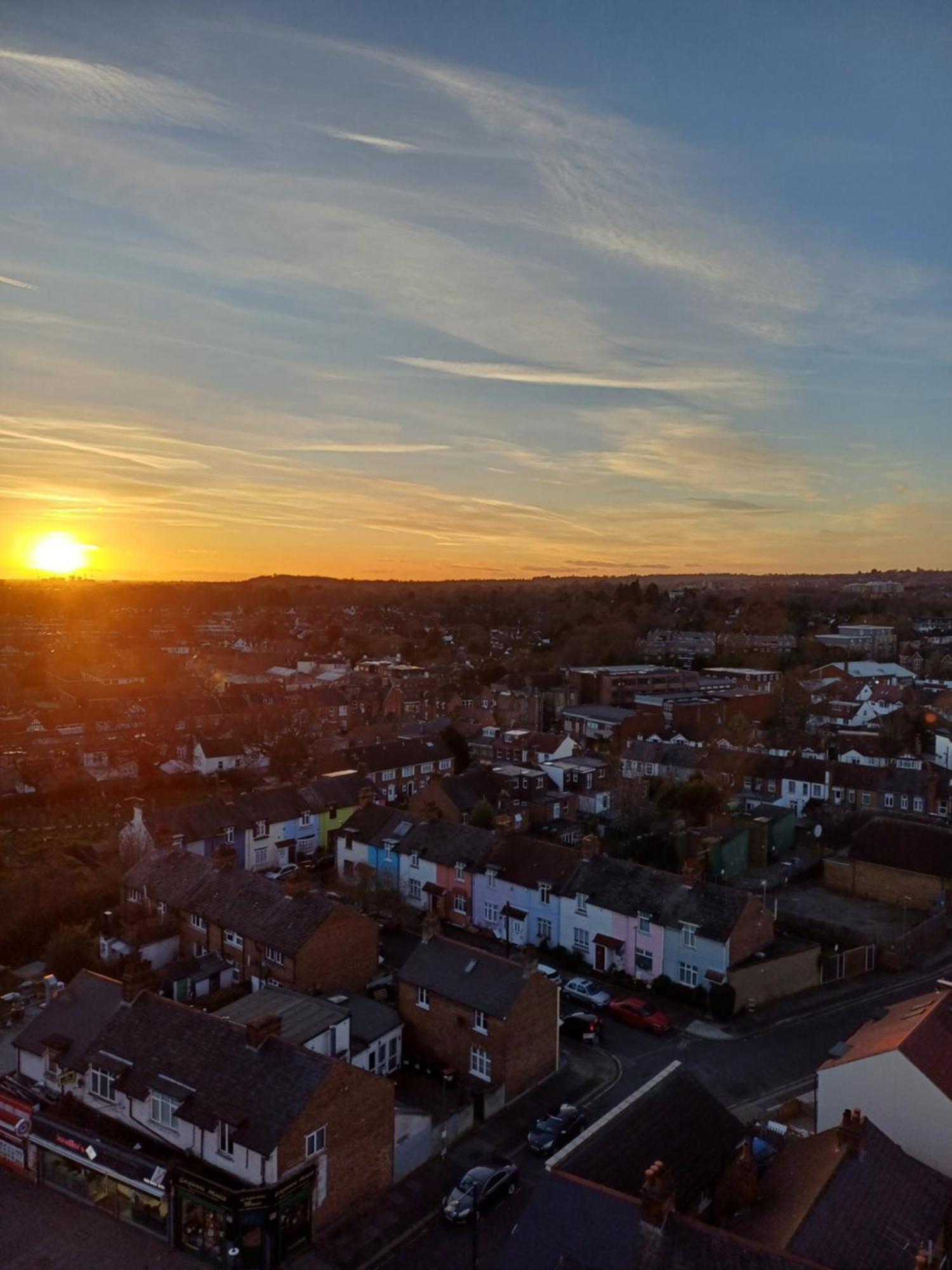Luxury Apartment With Stunning Views On 10Th Floor Edgware Esterno foto